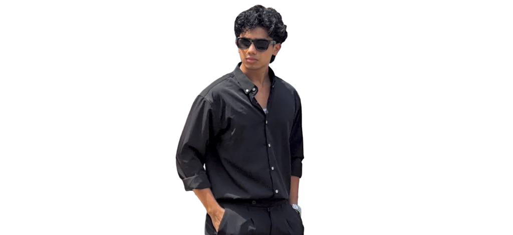 best freelance performance marketing expert in kottayam is wearing a black shirt and black sunglass